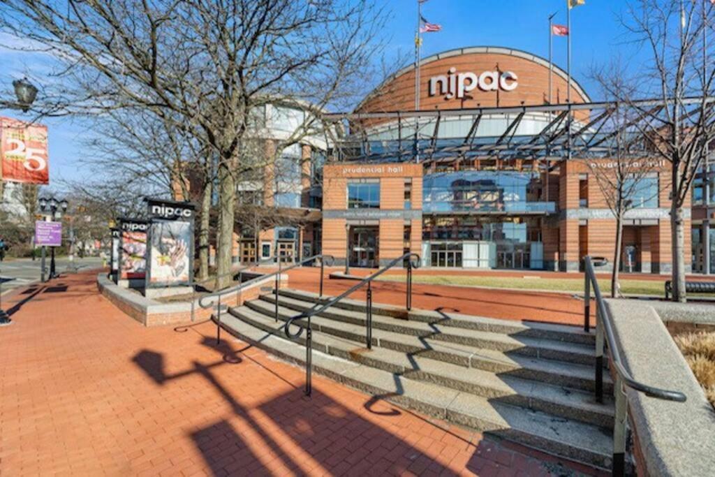 Apartment Entire Apt/2bd 2bth/amer. Dream Mall/nyc/ewr Airpt Newark